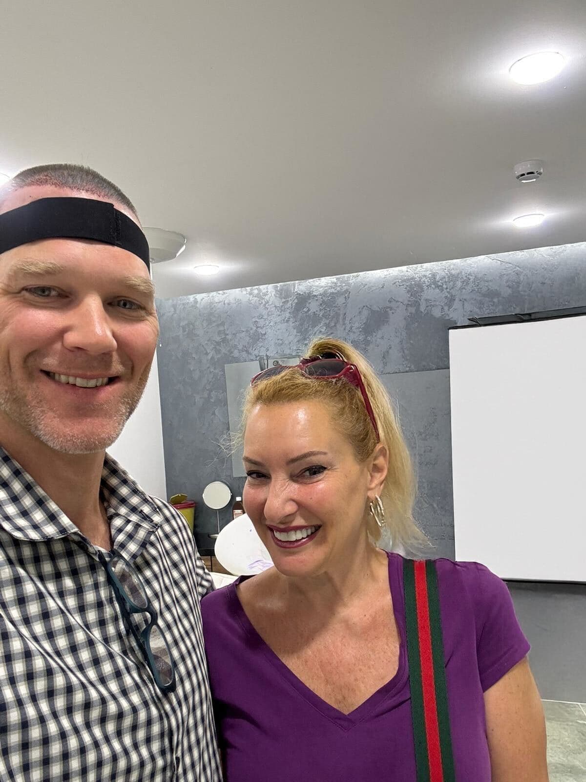 IstanbulMedic personal medical assistant with patients